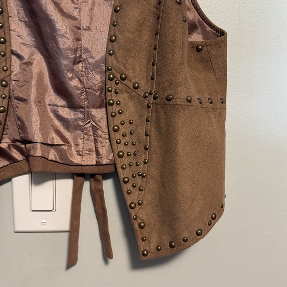 Forever 21 Tan Brown Studded Faux Suede Vest - Medium - Picture 3 of 4